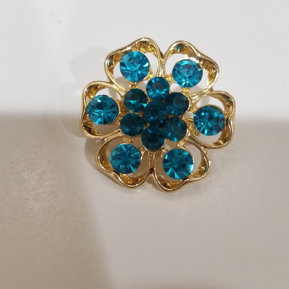 Beautiful blue crystal flower blossom brootch - Picture 2 of 2